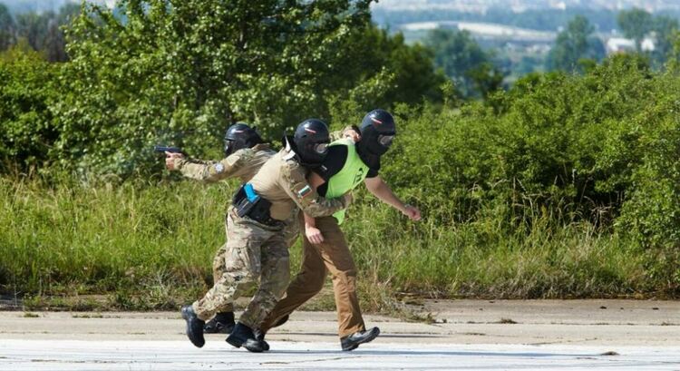 Двама служители на НСО са ранени по време на тренировъчна стрелба