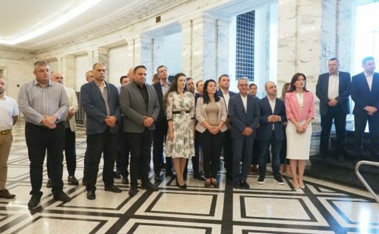 ДПС изключи още 17 депутати, ПП-ДБ става втора сила и взема мандата