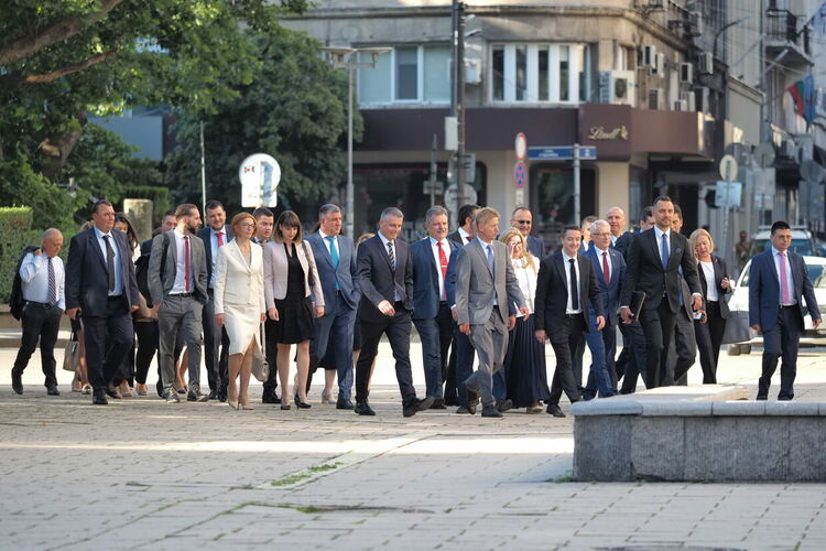 ПП-ДБ се събра на Национален съвет, членовете решават как да процедират с втория мандат