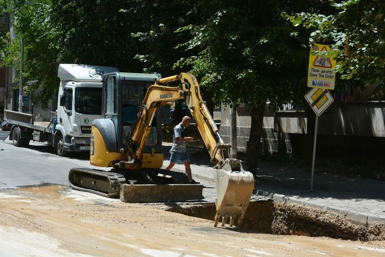 Поредна ВиК авария до СУ "В. Левски"
