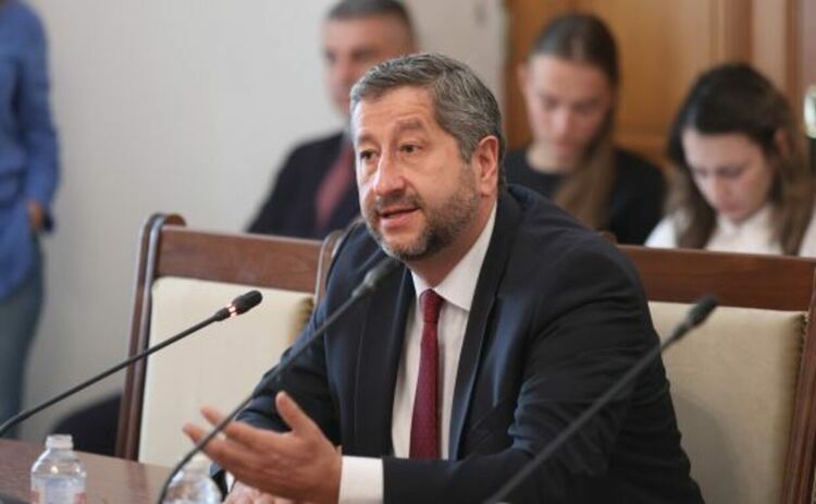 Изненадваща поява: Изслушаха Христо Иванов в НС заради срещи със Сарафов ''за оказване на влияние''