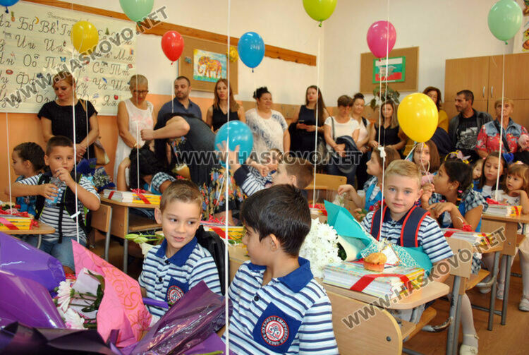Търсят учители и инженери в Хасково 