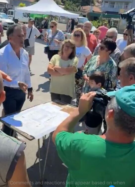 Жители на Златоград протестираха срещу изграждането на нов пазар, кметът Янчев говори с тях "очи в очи"