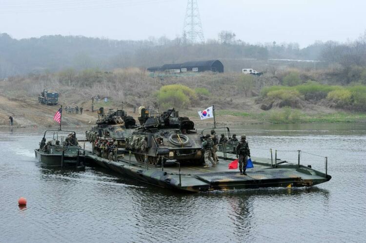 Южна Корея и САЩ започнаха мащабни военни учения