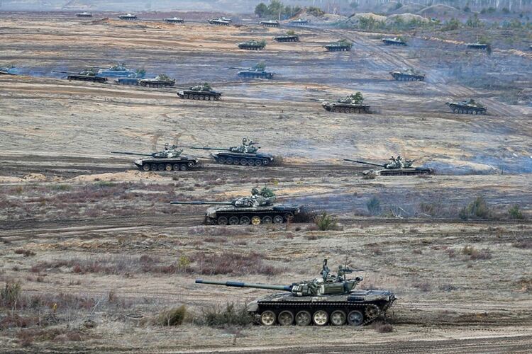 „Под прикритието на маневри“: Украйна обвини Беларус в струпване на войски по границата
