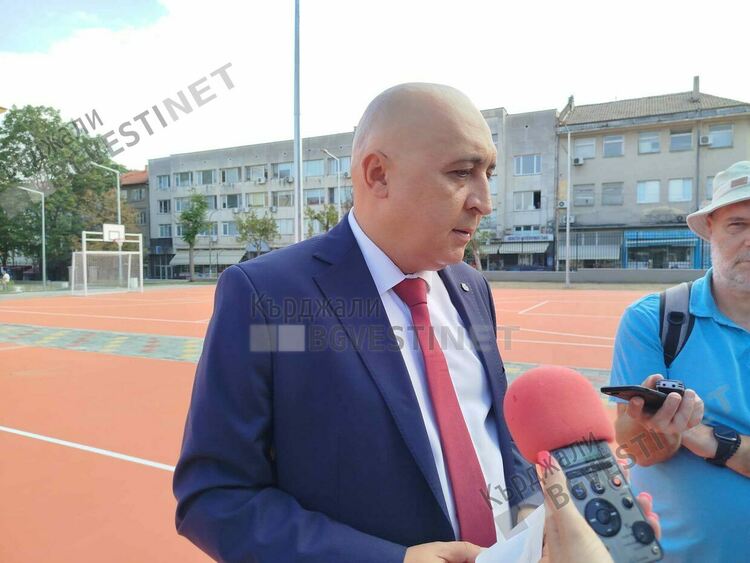 Работи се по половината от предвидените за основен ремонт улици в Кърджали