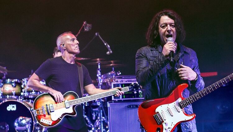 Великолепен нов сингъл от Tears for Fears, групата обяви първия си лайв албум