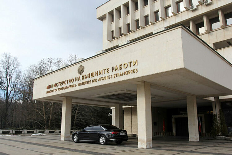 България започва изтеглянето на гражданите си от Ливан