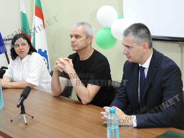 Костадин Костадинов в Кърджали:Възраждане е готово да управлява Родината ни,при висока избирателна активност сме първа политическа сила