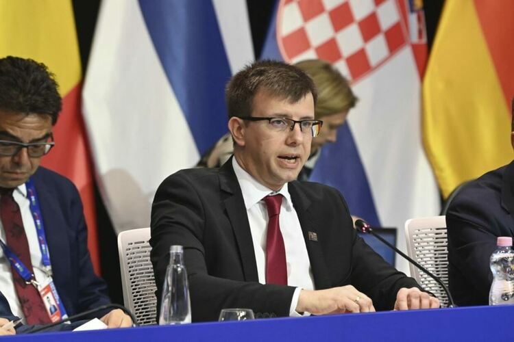 Унгария иска да се оттегли от правилата на ЕС за предоставяне на убежище