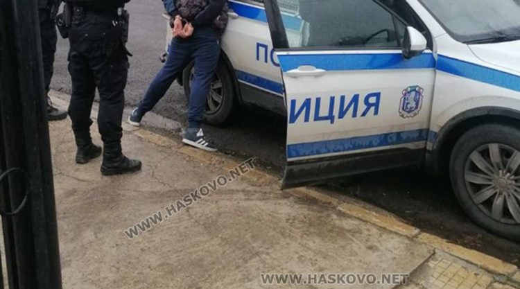 Заловиха дилъри на дрога след гонка с полицията