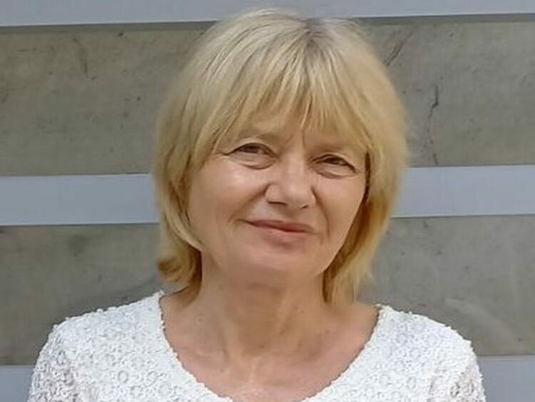 Д-р Павлина Михайлова представя първата си стихосбирка „Слънчево изригване“ в Хасково