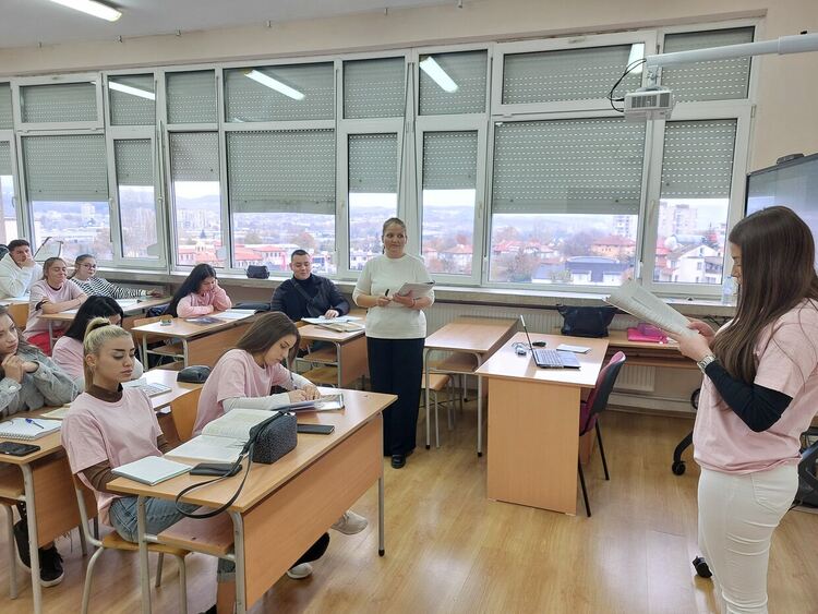 Учениците на ПГТ „Проф. д-р Асен Златаров” отбелязаха Деня на четенето под мотото „Иновациите започват с четене“