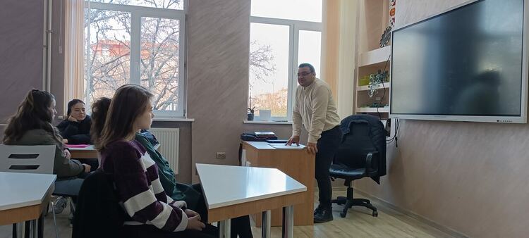 Данъците и осигуровките „влязоха“ в часа на класа
