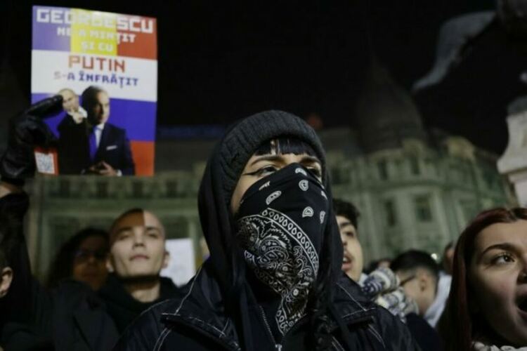 Трети ден протести в Букурещ срещу резултатите от първия тур на вота за президент