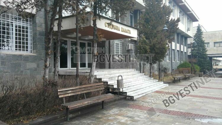 Служител от ДФ "Земеделие"- Кърджали е вземал подкупи от смолянски животновъди, прокуратурата му повдигна обвинение