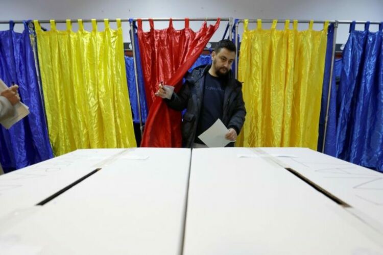 Социалдемократическата партия печели изборите в Румъния на фона на възход на националистите