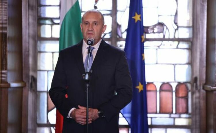 Президентът Румен Радев започва утре консултациите с ГЕРБ-СДС и „Продължаваме промяната-Демократична България“