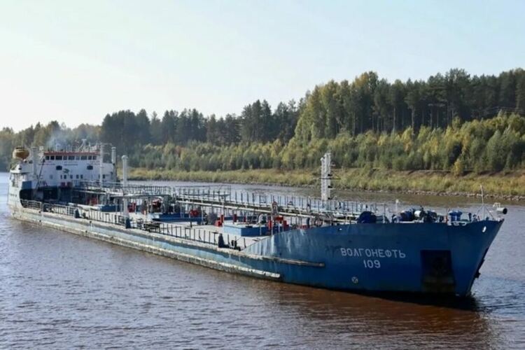 Трети руски танкер „Волгонефт“ с мазут бедства в Черно море