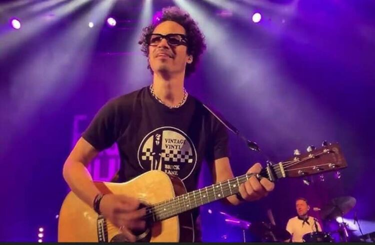 Шведският певец Eagle Eye Cherry е сред новите четири имена на фестивала Spice Music догодина