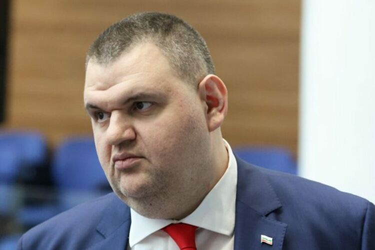 Пеевски, Алибегов и цената на хляба. Ще се върнат ли отстъпките от ДДС?