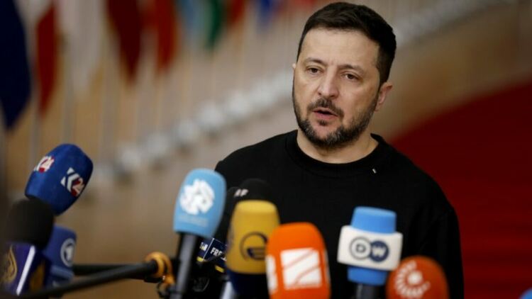 Володимир Зеленски каза, че западни съюзници на Украйна са обещали да ѝ предоставят военна помощ в размер на 2 млрд. долара