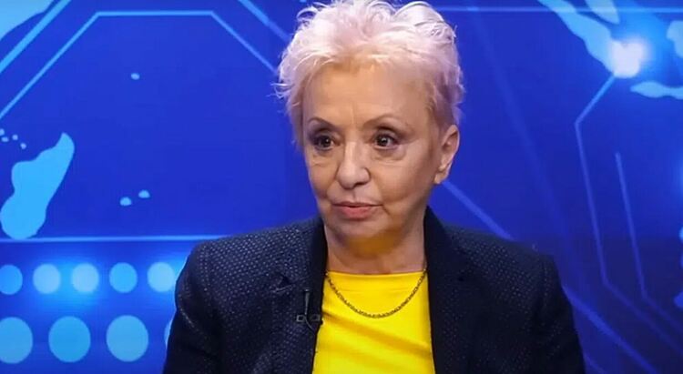 Пиарът Диана Дамянова: Депутатин да си! Лобираш, кльопаш си кюфтета, пази те двоен имунитет и вземаш 10 000 лв.