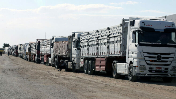 Примирието в Газа е факт, влязоха първите от 4000 камиона с помощи
