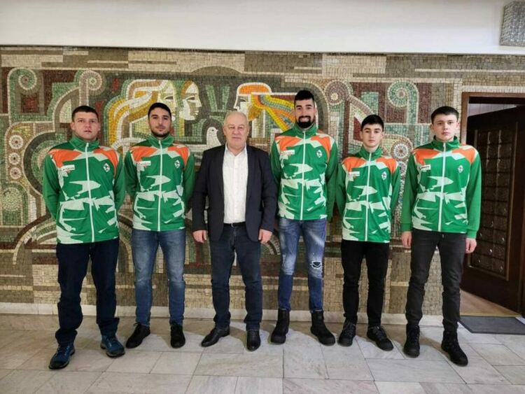 Кметът Мелемов ще предложи на Общинския съвет да бъде отпусната премия на СКВ „Родопа“