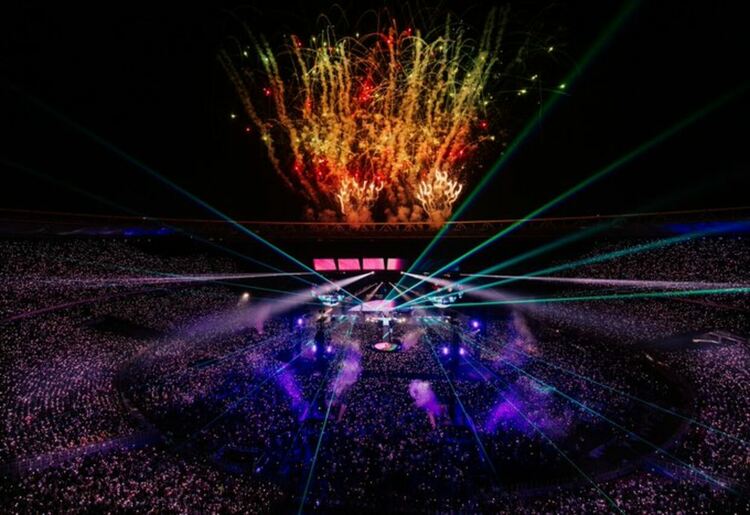 Coldplay с най-голямото концертно шоу на 21-ви век досега в Индия