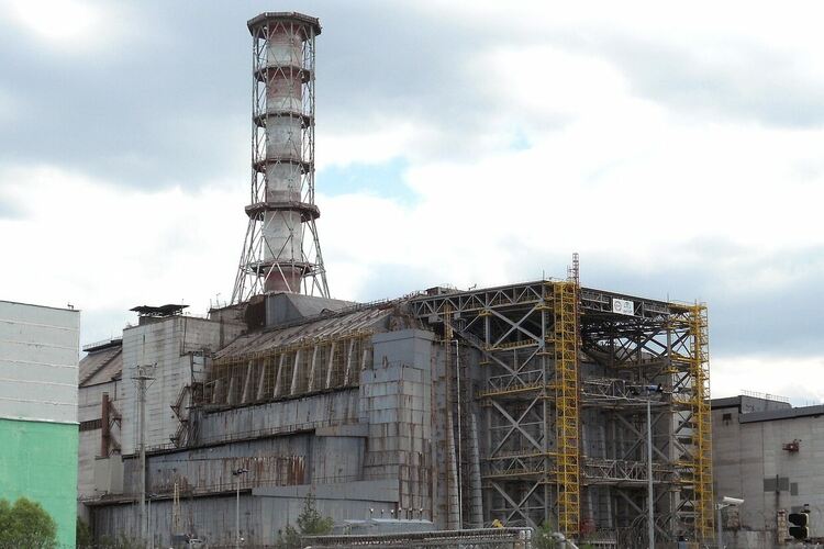 Руска атака с дрон е нанесла сериозни щети на защитния корпус на АЕЦ Чернобил