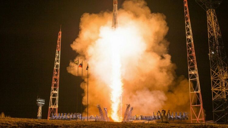 Русия изстреля ракета „Союз“ с космически кораб за отбранителни цели