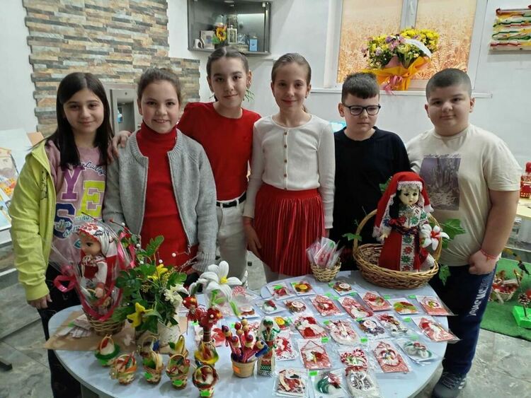 Над 4500 лв. събраха йовковци в кампанията си „Мартенички с кауза“ за подпомагане лечението на Галина Алипиева