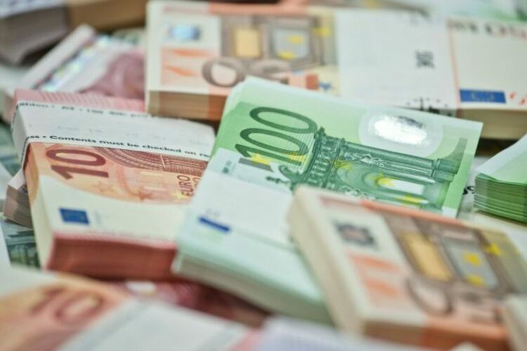 Държавата пренасочи 200 млн. лв. от ЕС за дигитализация и енергийна ефективност на фирми