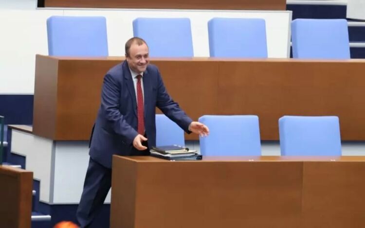 Строители се оплакаха за забавени милиони за свършена работа