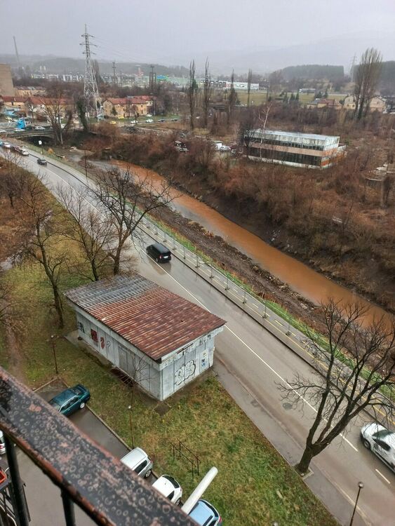 РИОСВ се самосезира и направи проверка след публикации в социалните мрежи за замърсяване на река Струма край Перник