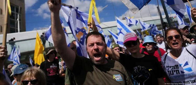 „Защо правите това?": протести и критики срещу Нетаняху