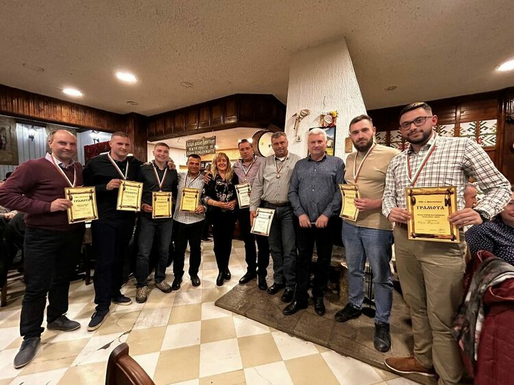 Ловци от Момчиловци бяха отличени  за постижения през годината