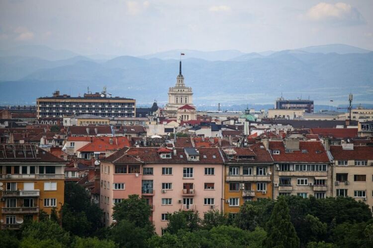 Колко мръсни пари се въртят на имотния пазар в България?