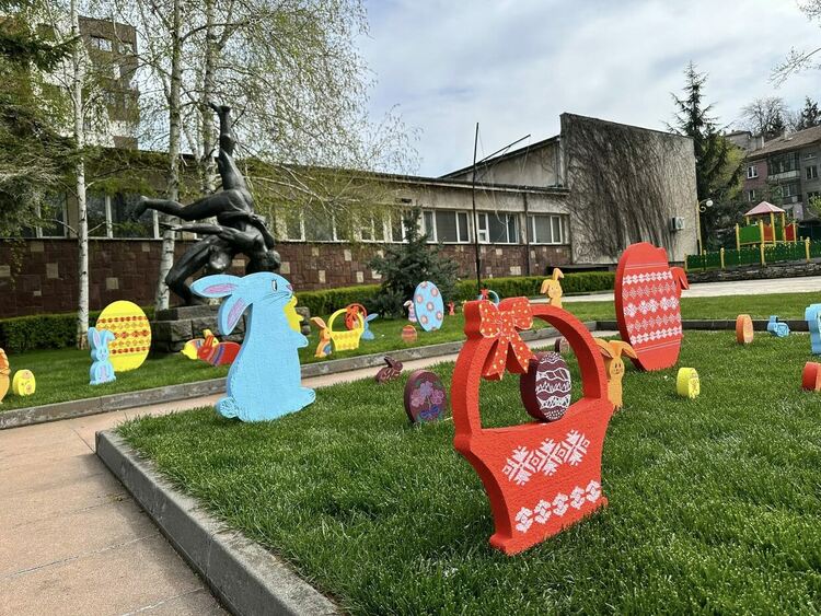 Хасково в празнична украса преди Великден