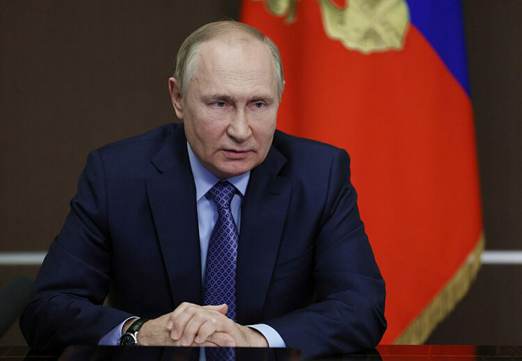 Да превърнем Путин и Русия в храна за рибите, зове американски сенатор 