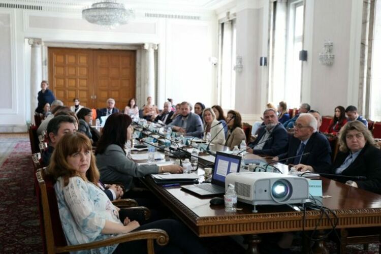 Предлагат две нови задължителни ваксини за децата и още една препоръчителна за бременните