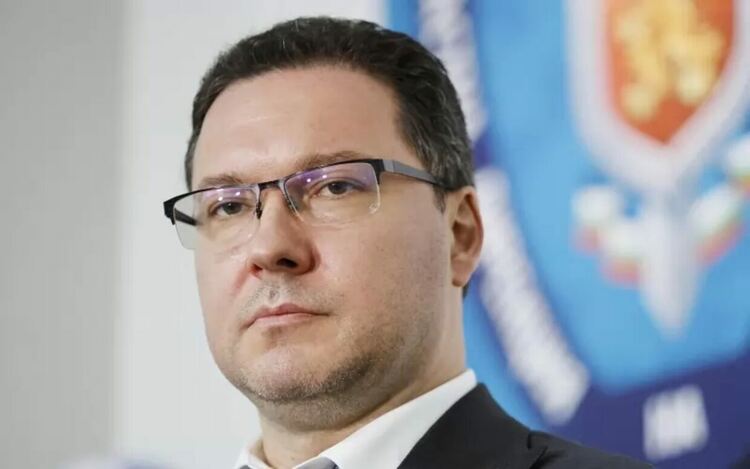 Какво МВР предпочитате - некадърно, корумпирано или мафиотизирано?