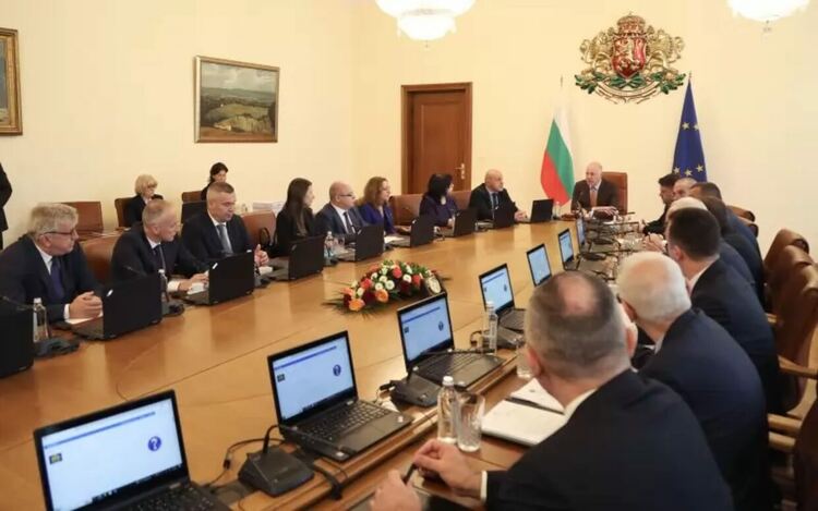 Лакоми за имоти: общини връщат огромни терени на държавата