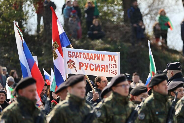 Десетки училища в цяла България са обект на руска пропаганда