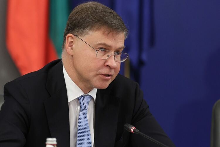Домбровскис: Икономическото представяне на България е внушително