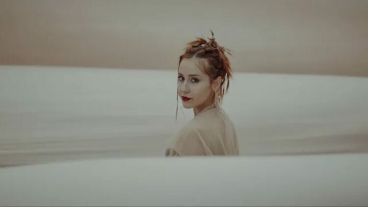 Mona се завръща с песента „Сила“