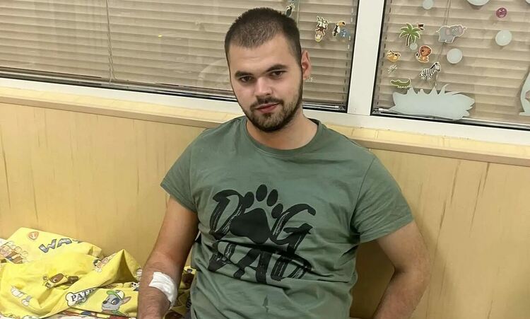 22-годишно момче губи крак заради рак, има нужда от помощ за да проходи отново