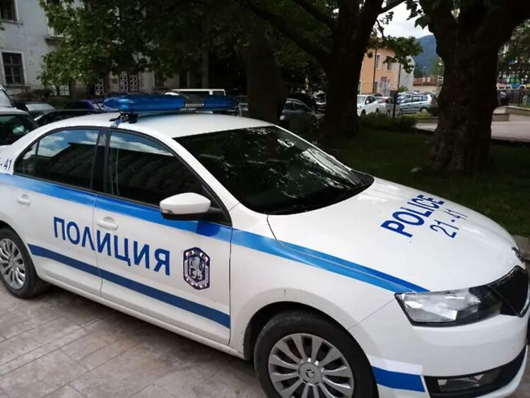 Полицията в Девин разследва измама чрез мобилно приложение