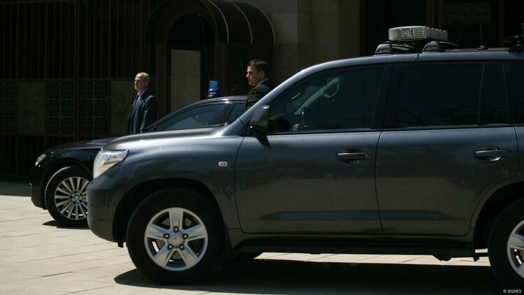Охрана за 100 млн.: Радев, Пеевски и прищевките на властта